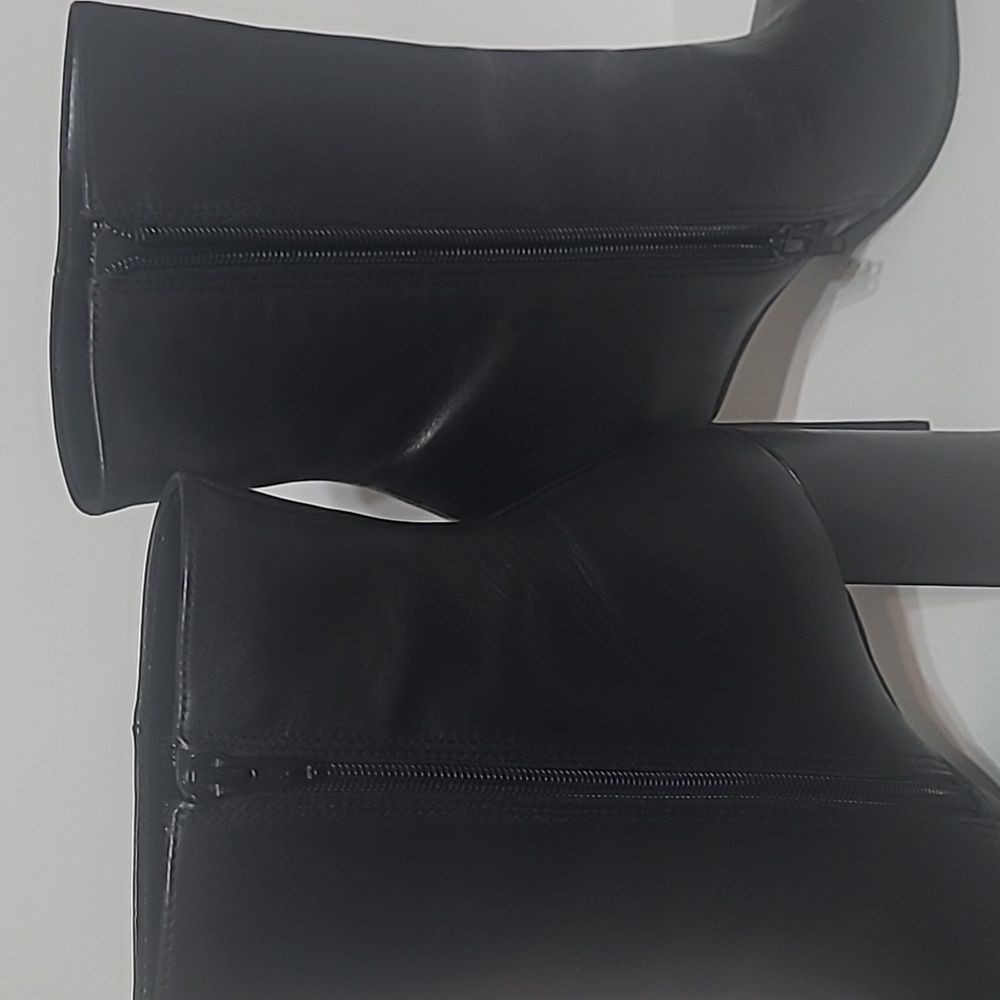 Elegant Black Women's Boots - Picture 5 of 9